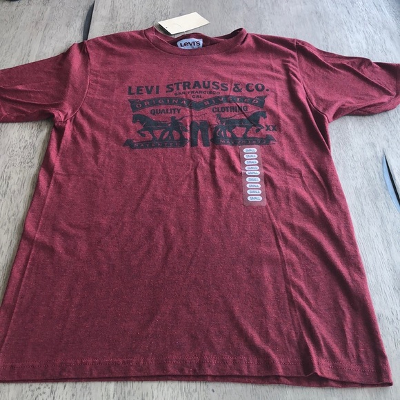 Levi's Other - Levi's Rusty Red Logo T-shirt - S